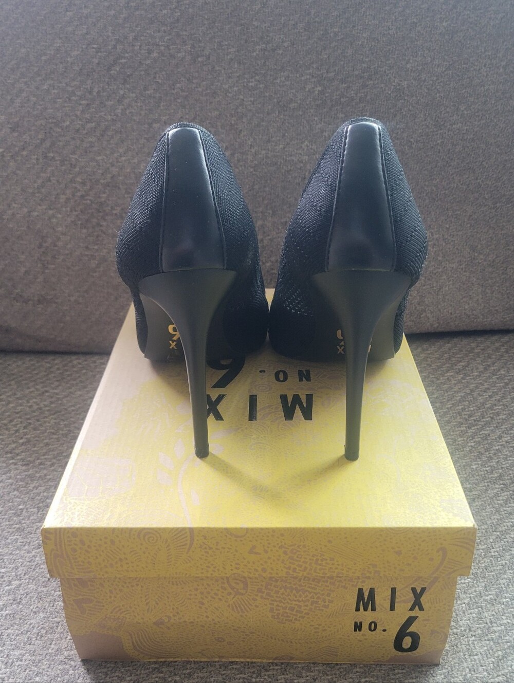 Mix No. 6 Black Knit Pointed-Toe Pumps- Size 9 1/2 - Picture 3 of 7